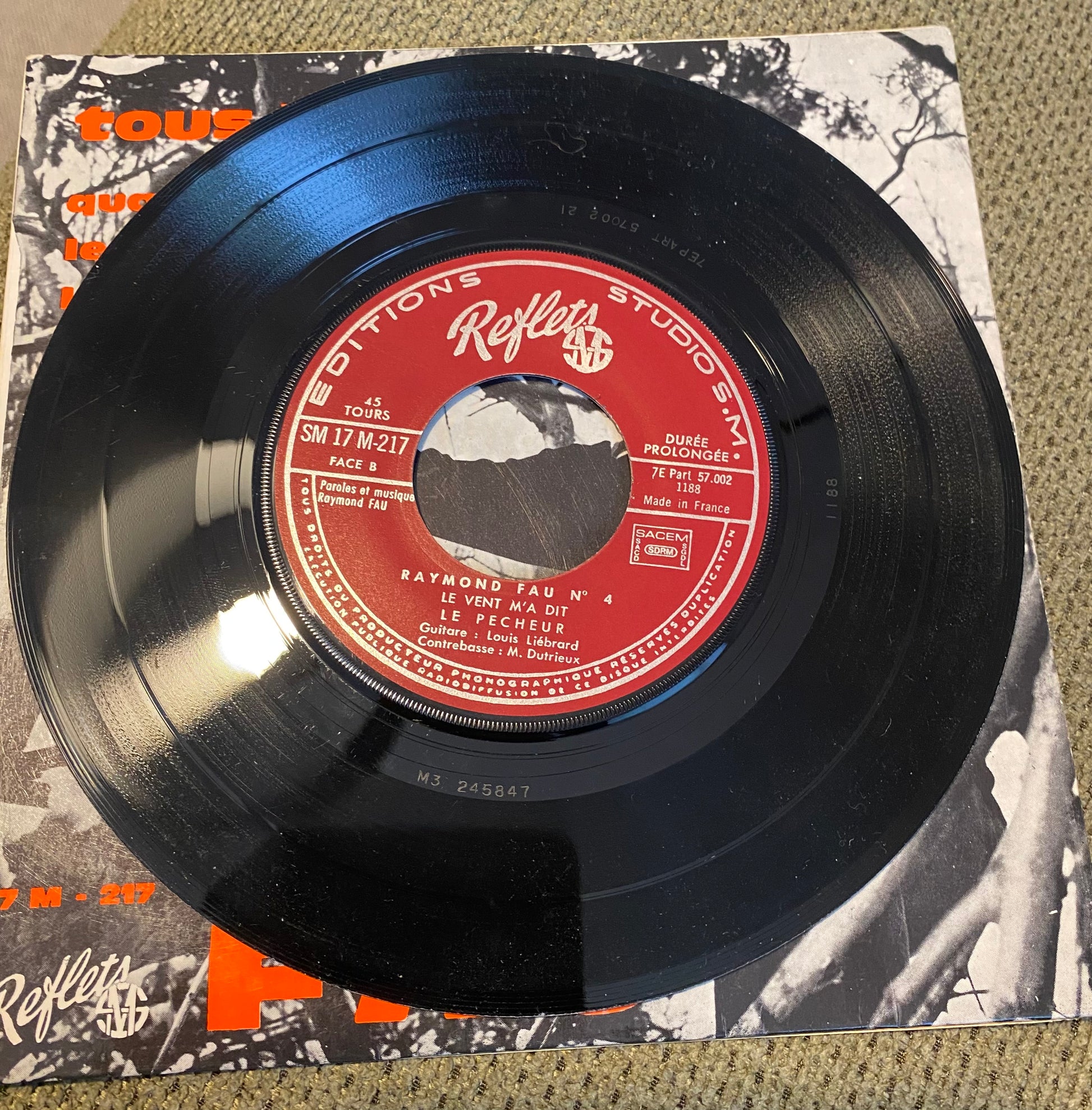 Disque vinyle, 45 tours Raymond Fau. Tous les chemins