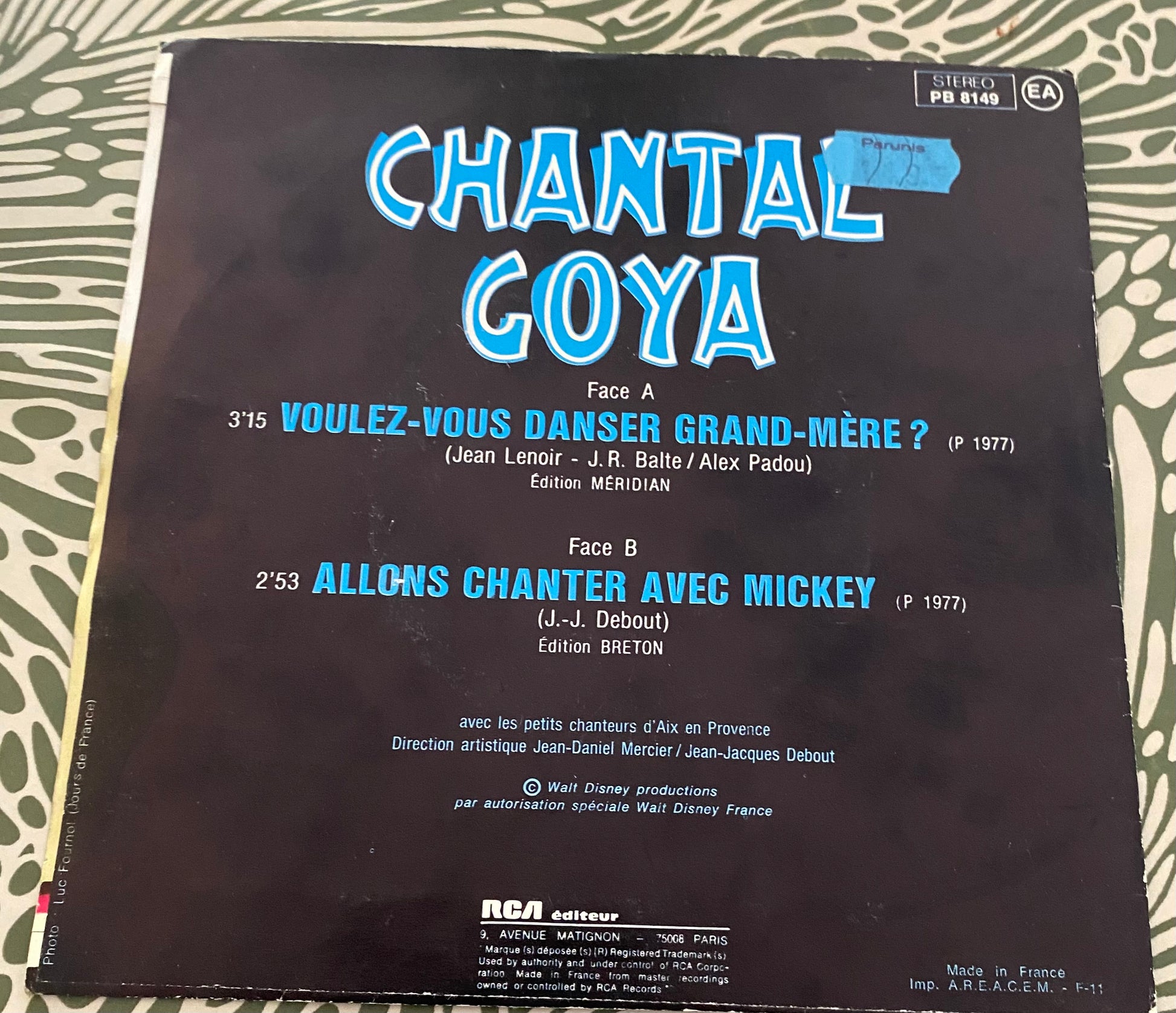 Disque vinyle 45 tours Chantal Goya. Voulez-vous danser grand mère
