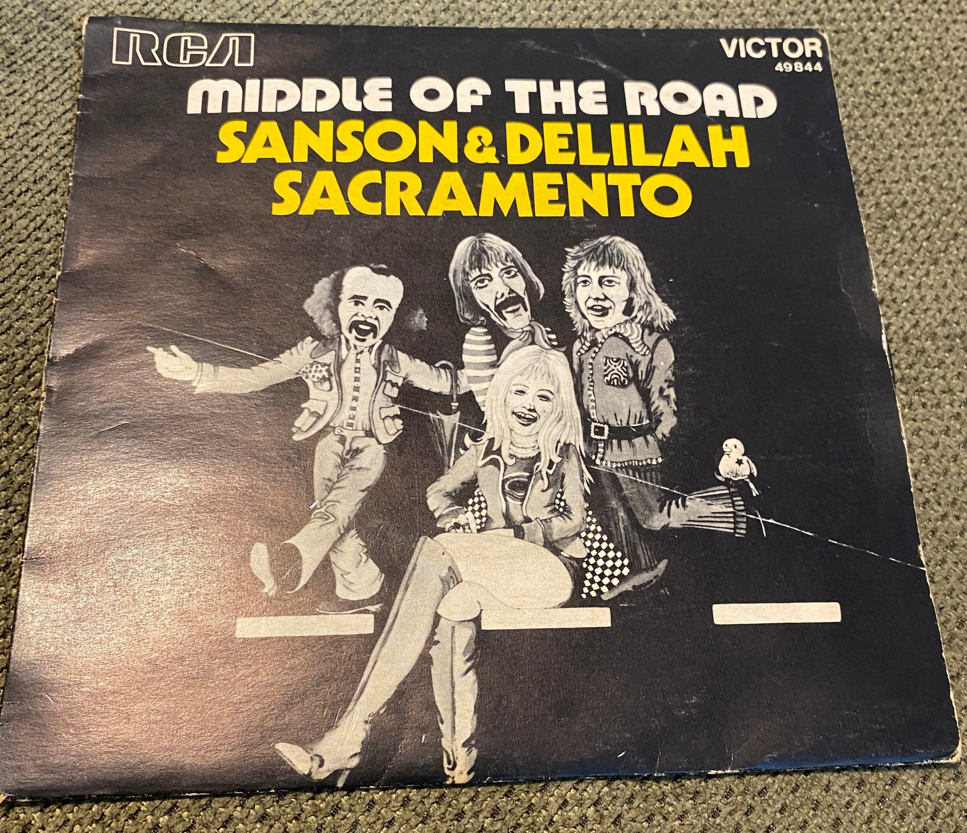 Disque vinyle 45 tours Samson & Delilah Saccramento. Midle of the Road