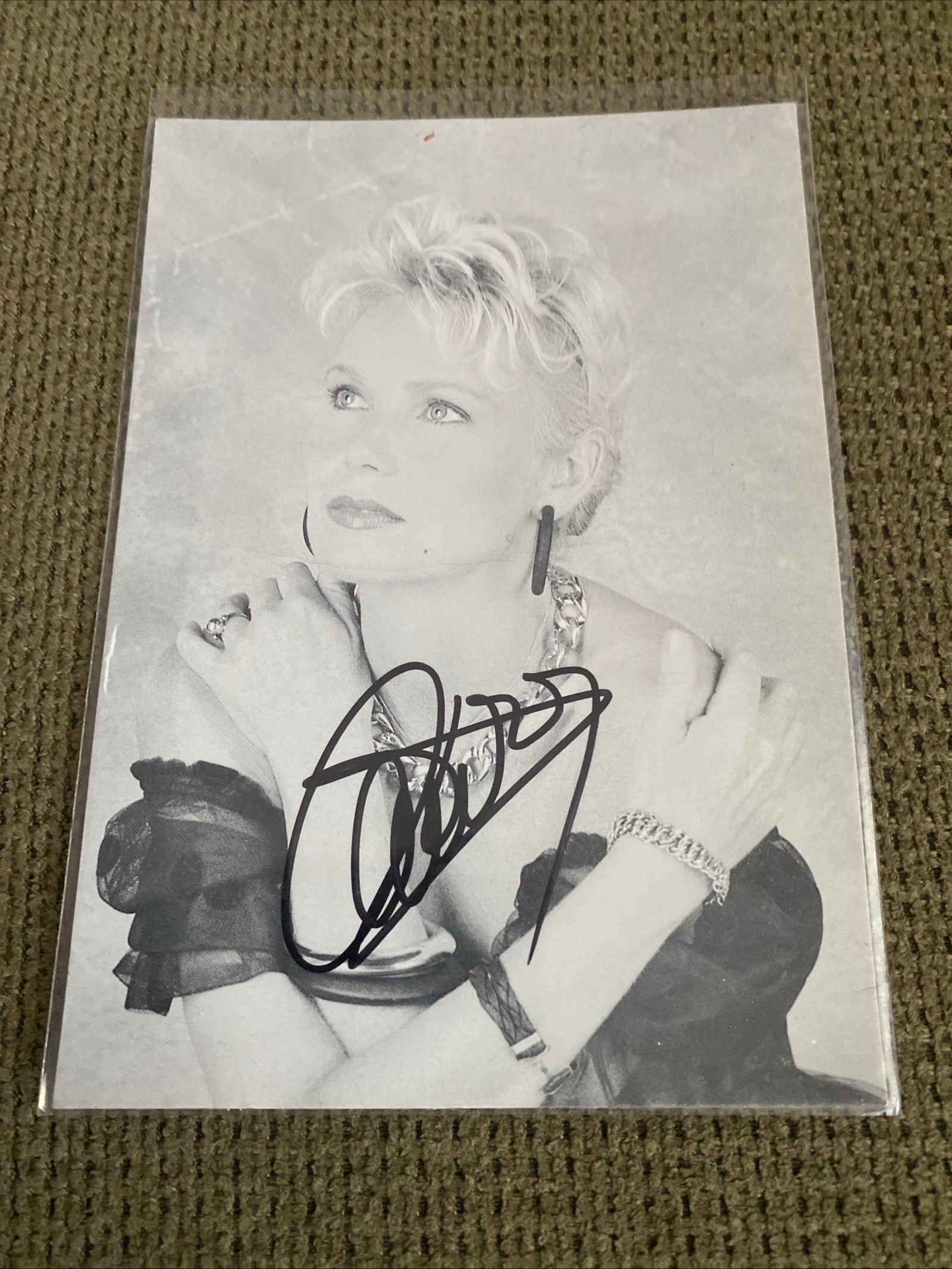 Carte postale carte promo dédicacée Michèle Torr