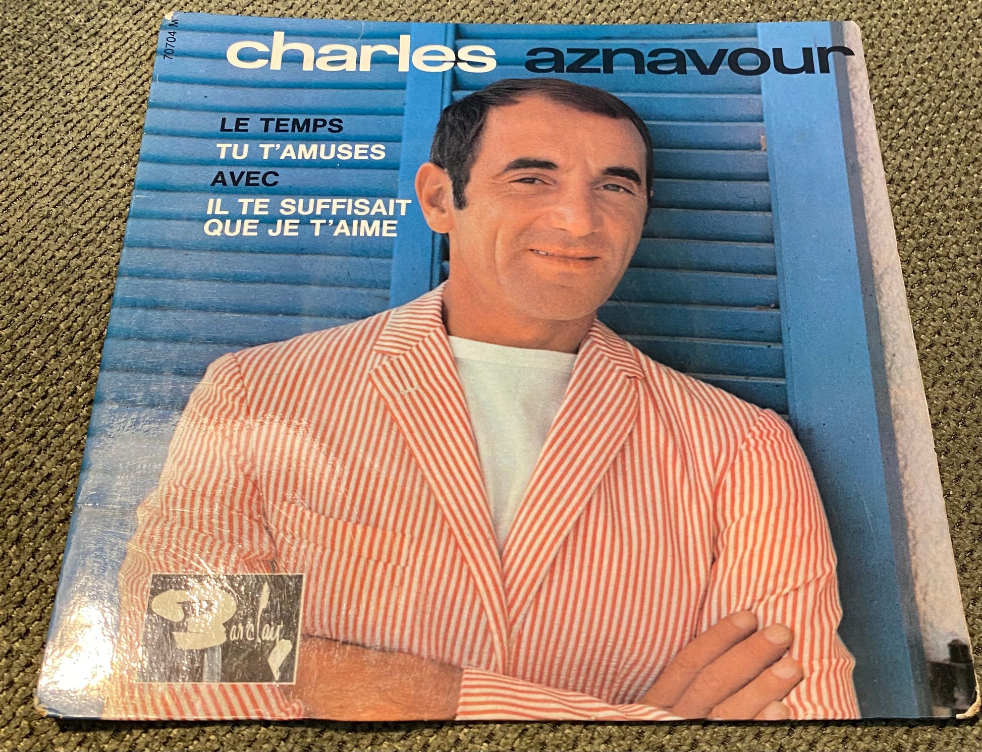 Disque vinyle 45 tours Charles Aznavour. Le temps