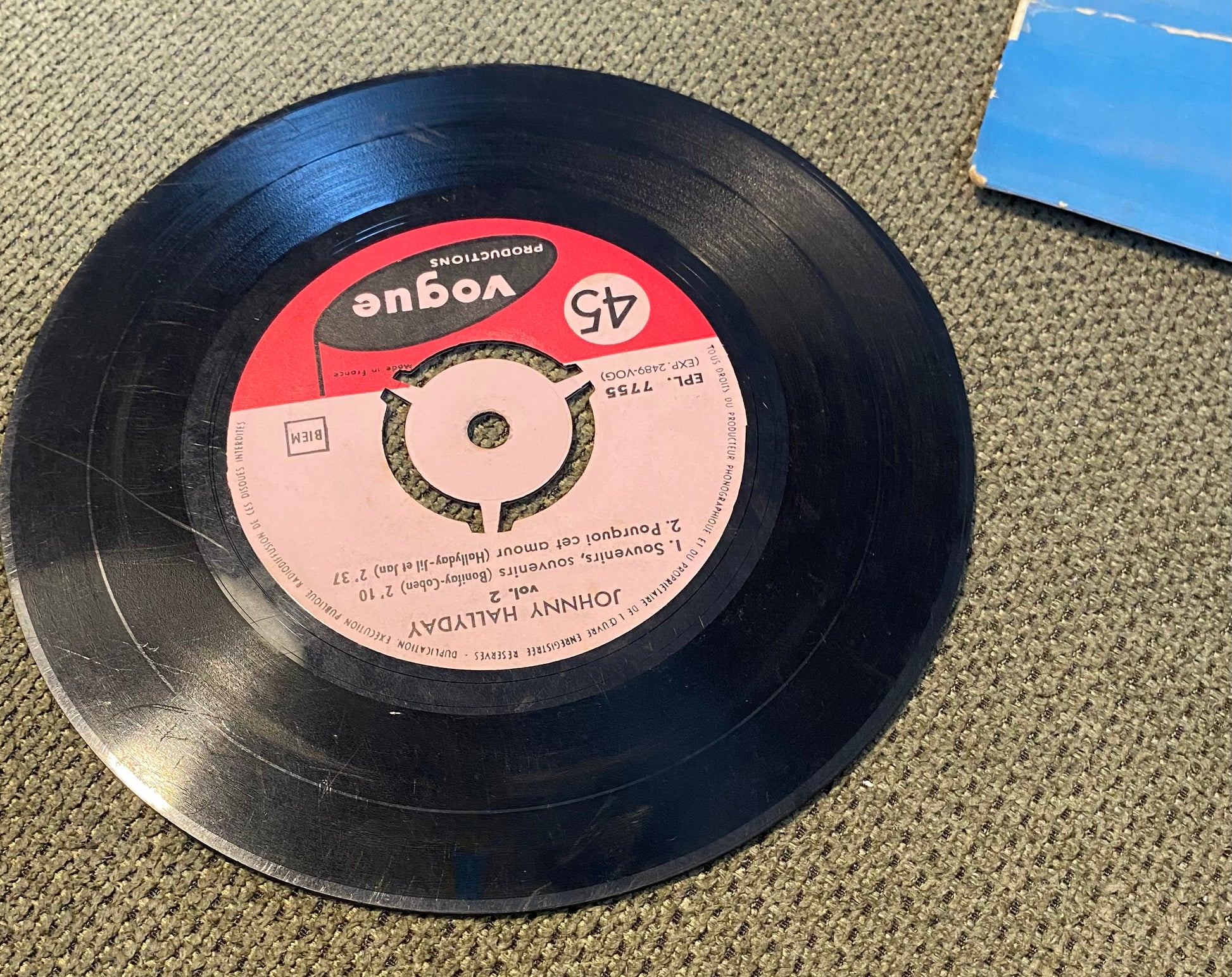 Disque vinyle 45 tours Johnny Hallyday. Souvenirs Souvenirs