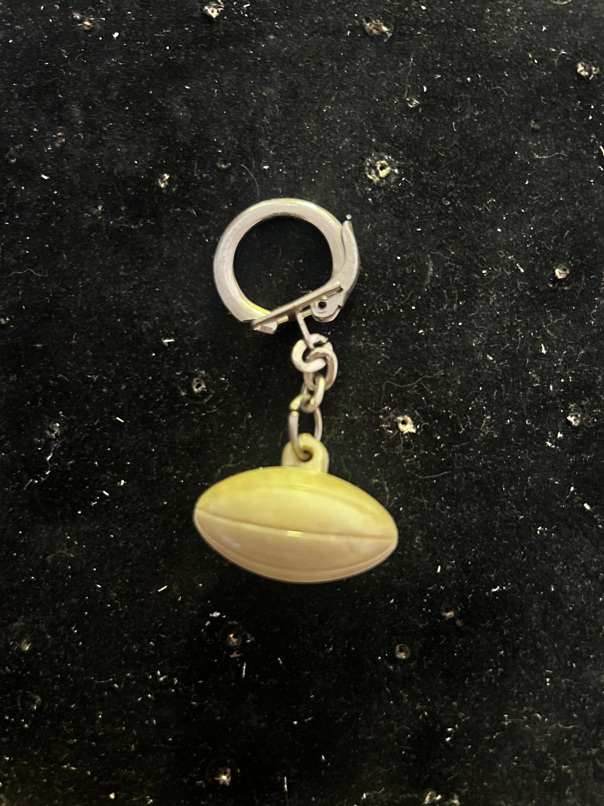 Porte clés ancien Ballon de rugby