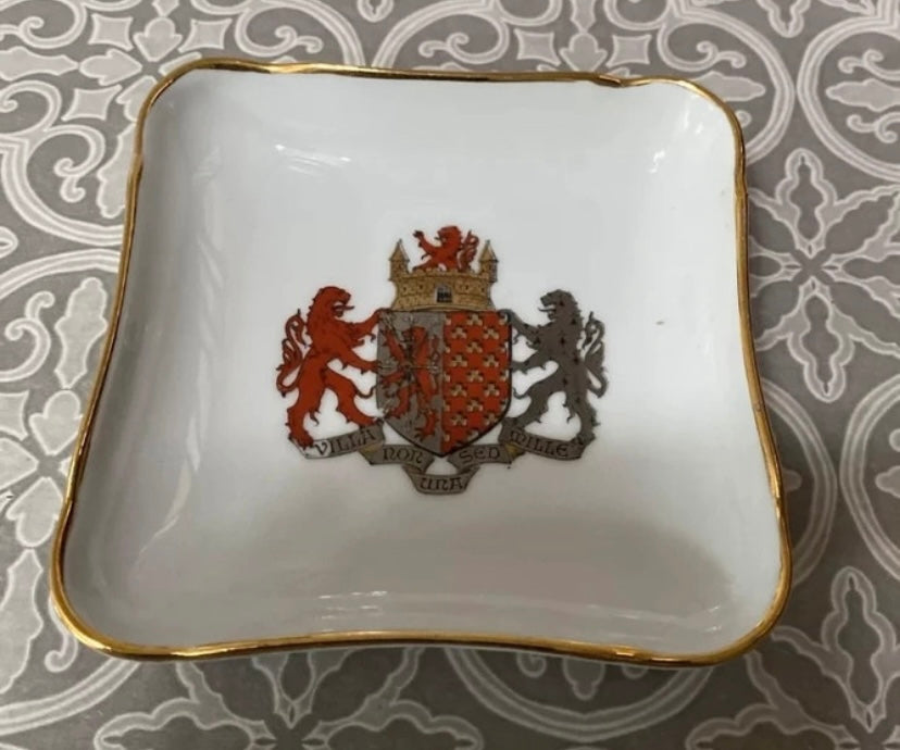 Cendrier vide poche ancien en porcelaine signé Pillivuyt. France