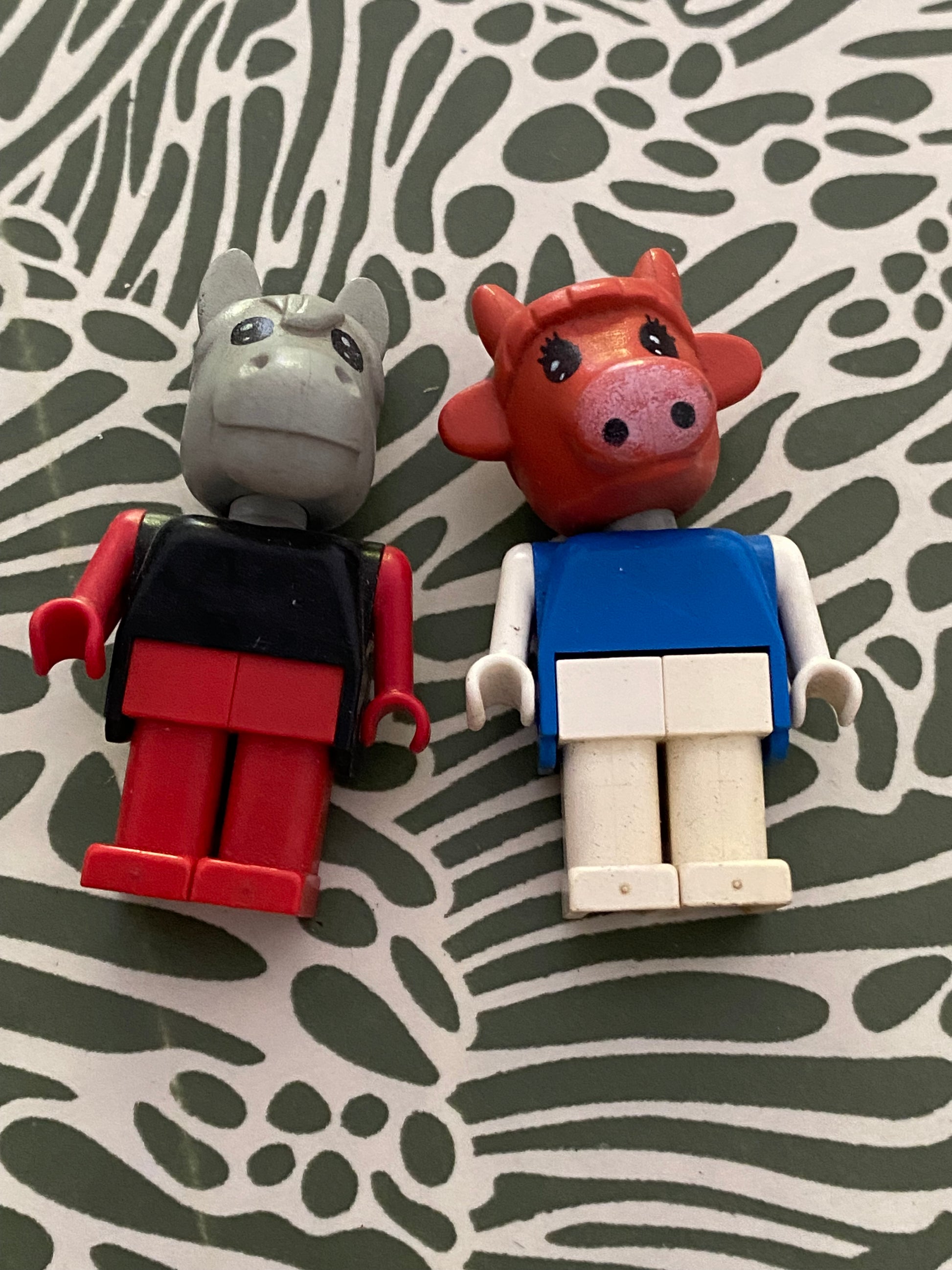 Figurines anciennes Lego. Vache et âne Lot de 2