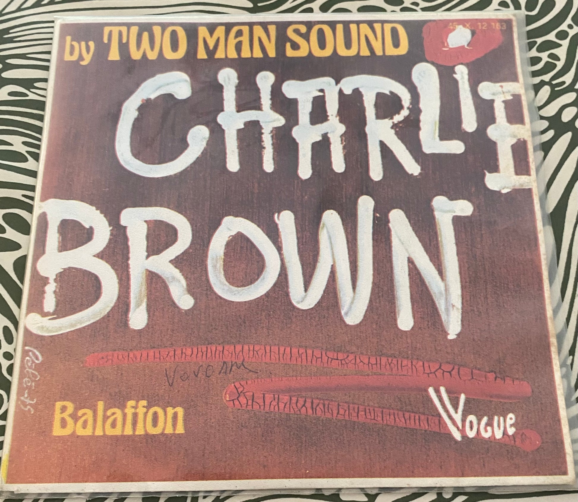 Disque vinyle 45 Tours Charlie Brown by Two man sound. Balaffon