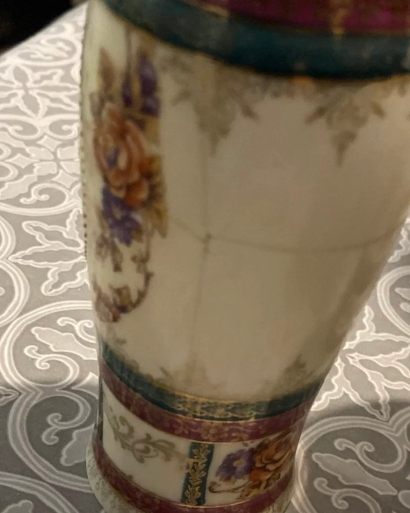 Paire de petits Vases anciens Signé E. S 1861. Hauteur 15 cm.