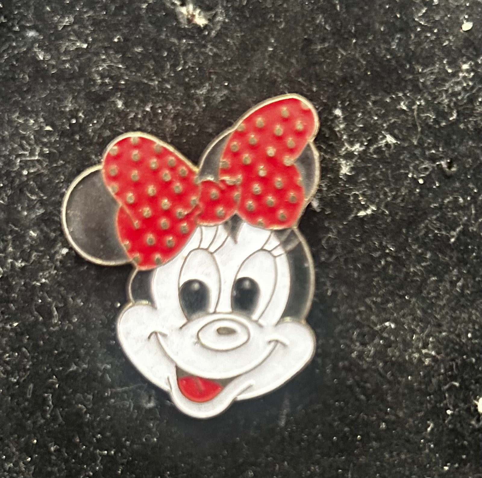 Pin’s ancien Mini. Disney