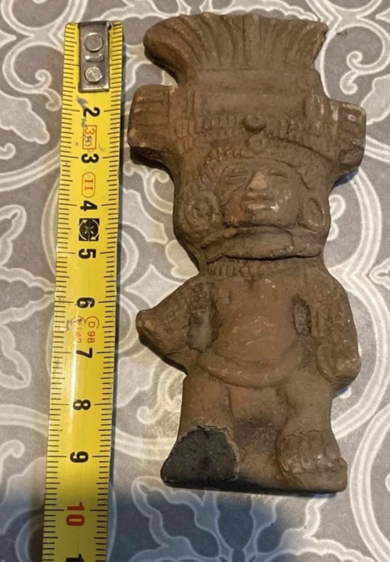 Sculpture artefact ancien précolombien aztèque. Pied droit cassé