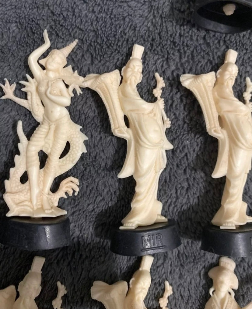 Figurines anciennes publicitaires Lessive MIR. Personnages de Chine Lot de 11