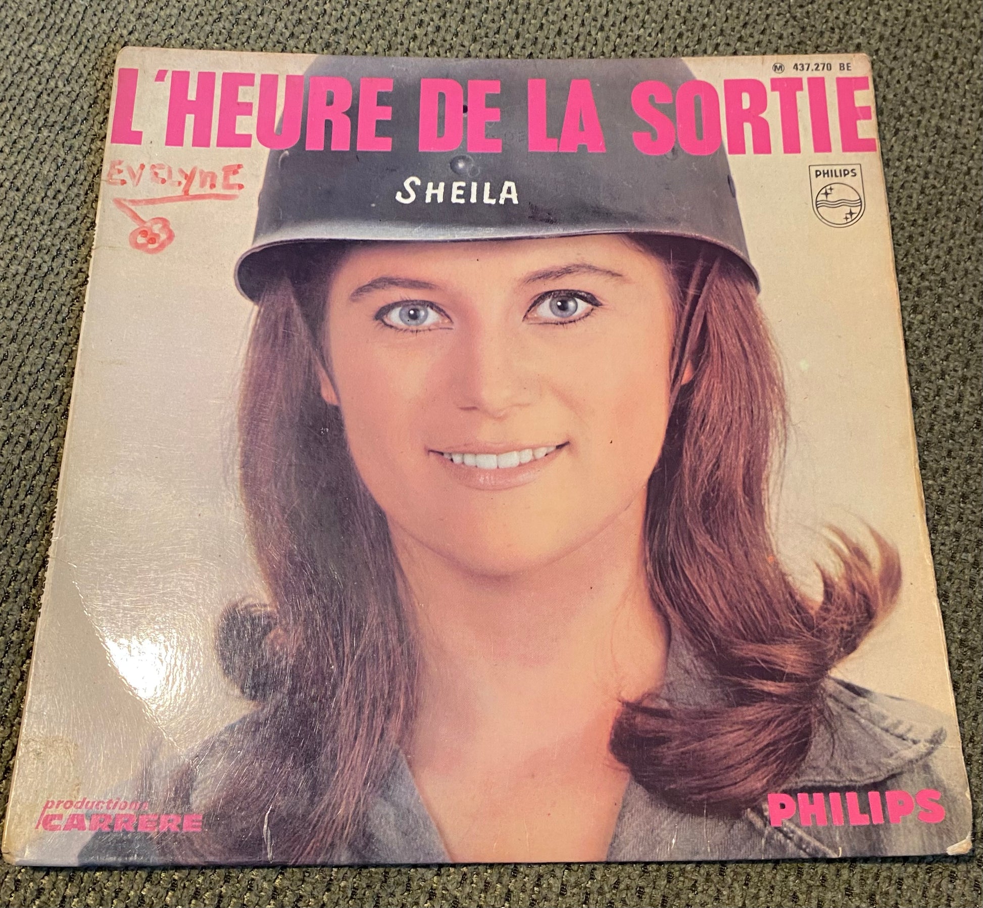 Disque vinyle 45 Tours Sheila. L’heure de la sortie.
