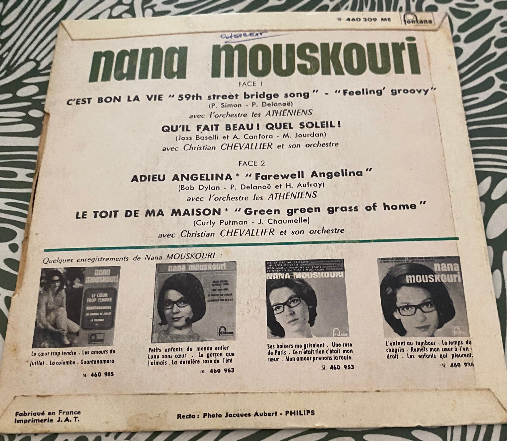 Disque vinyle 45 tours Nana Mouskouri. C’est bon la vie