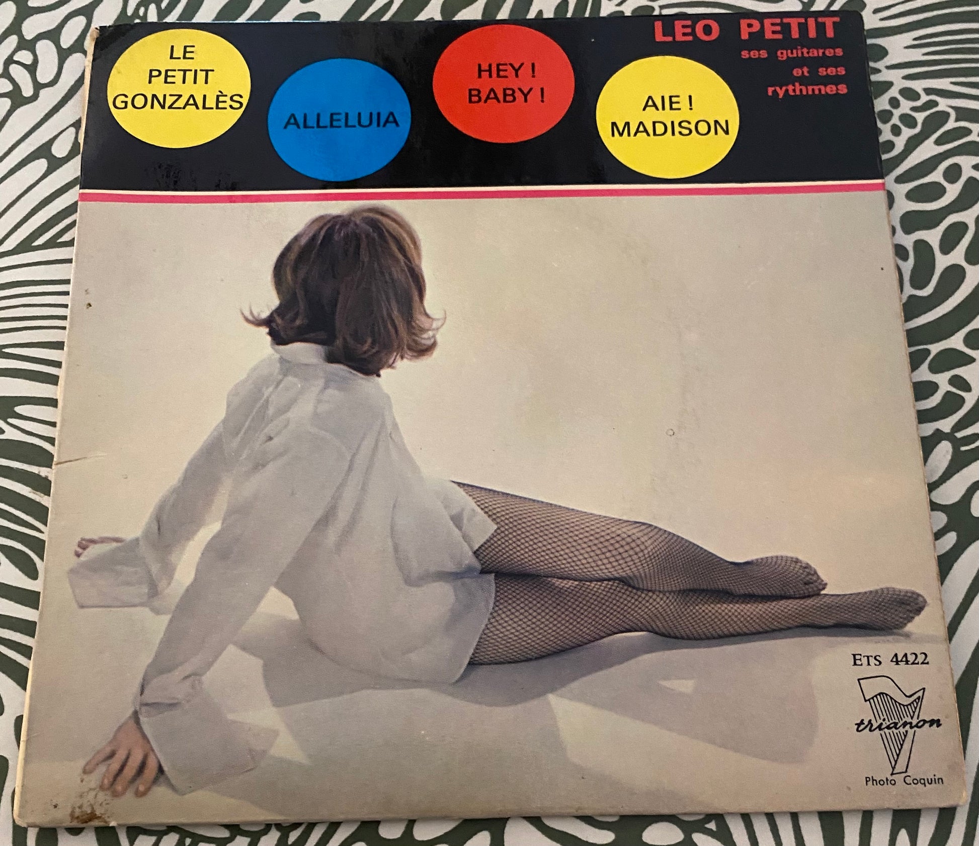 Disque vinyle 45 tours Léo Petit. Le petit gonzales