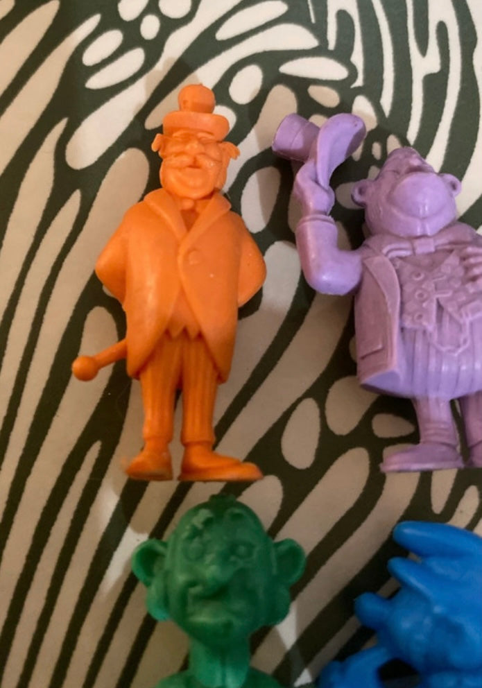 Figurines monochromes publicitaires anciennes Lot de 4. Tintin. Schtroumpfs
