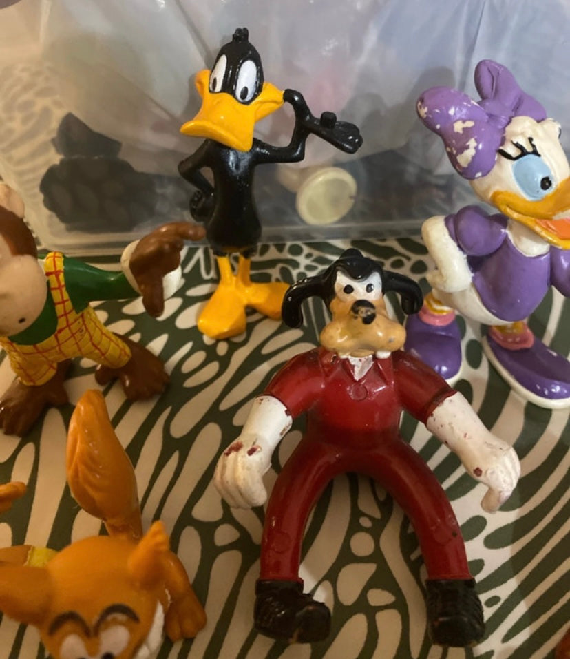 Figurines anciennes diverses. Personne Disney. Lot de 10