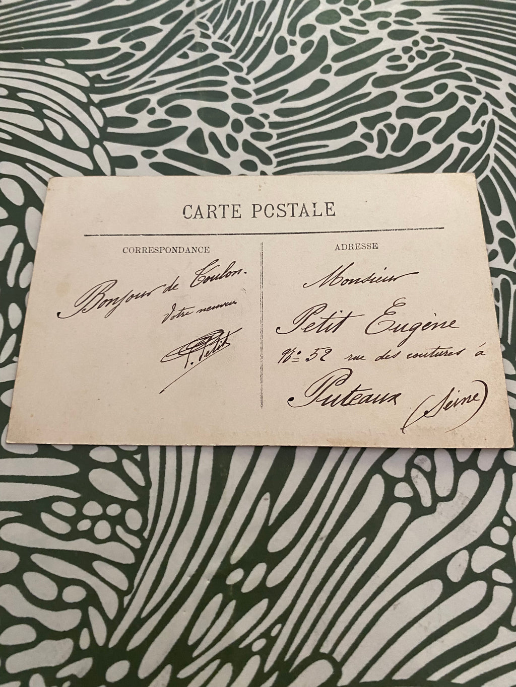 Carte postale ancienne. Le quai Cronstadt. Un jour de fête. LL