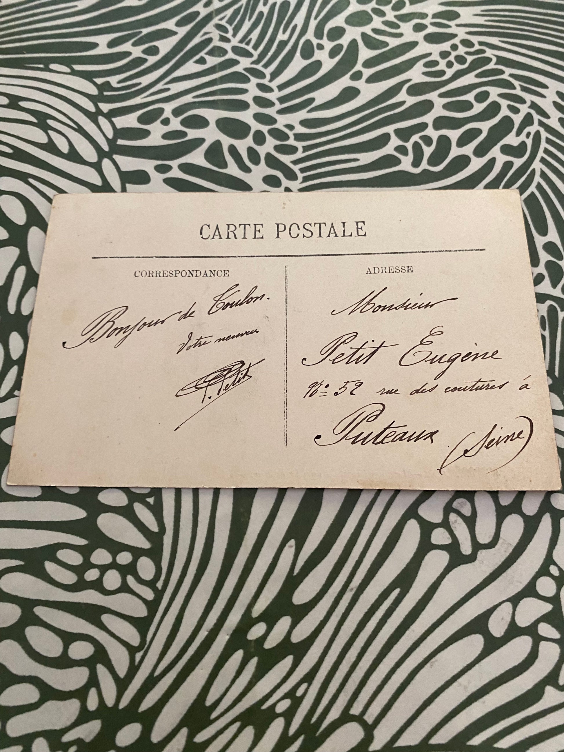 Carte postale ancienne. Le quai Cronstadt. Un jour de fête. LL