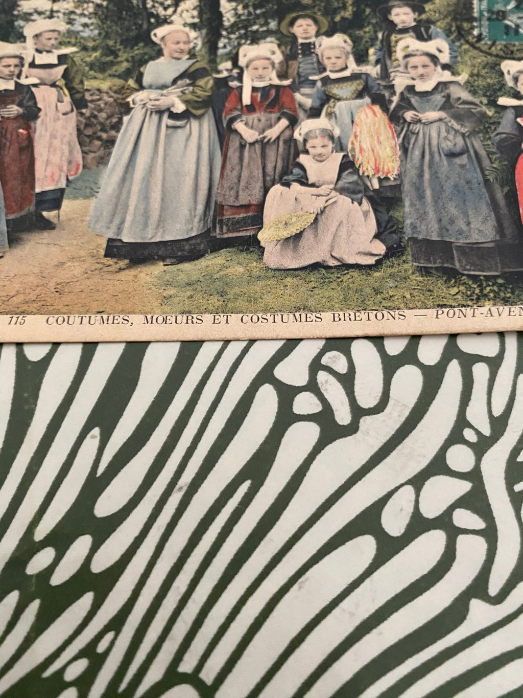 Carte postale ancienne. Coutumes mœurs et costumes Bretons. Pont-Aven