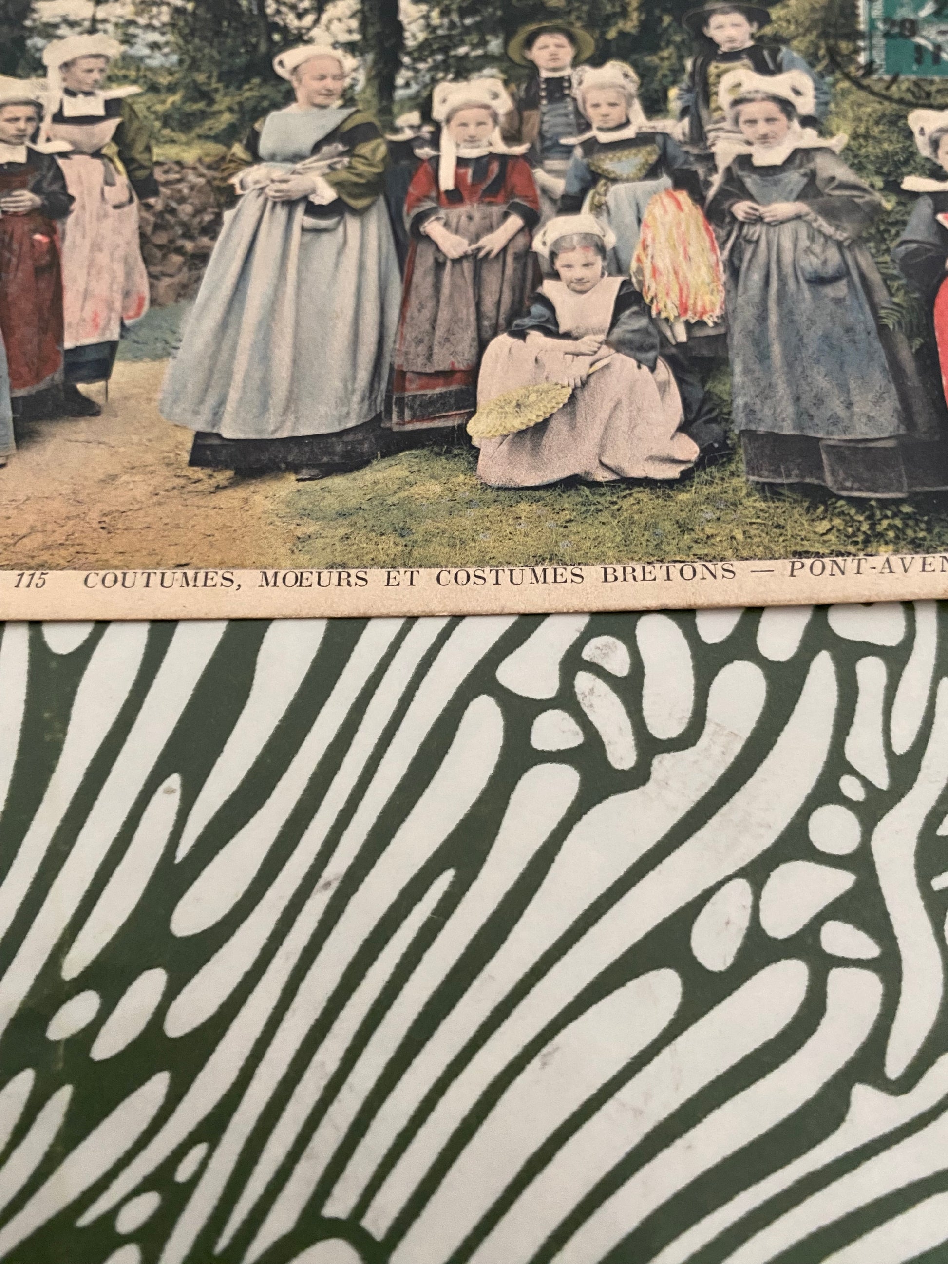 Carte postale ancienne. Coutumes mœurs et costumes Bretons. Pont-Aven