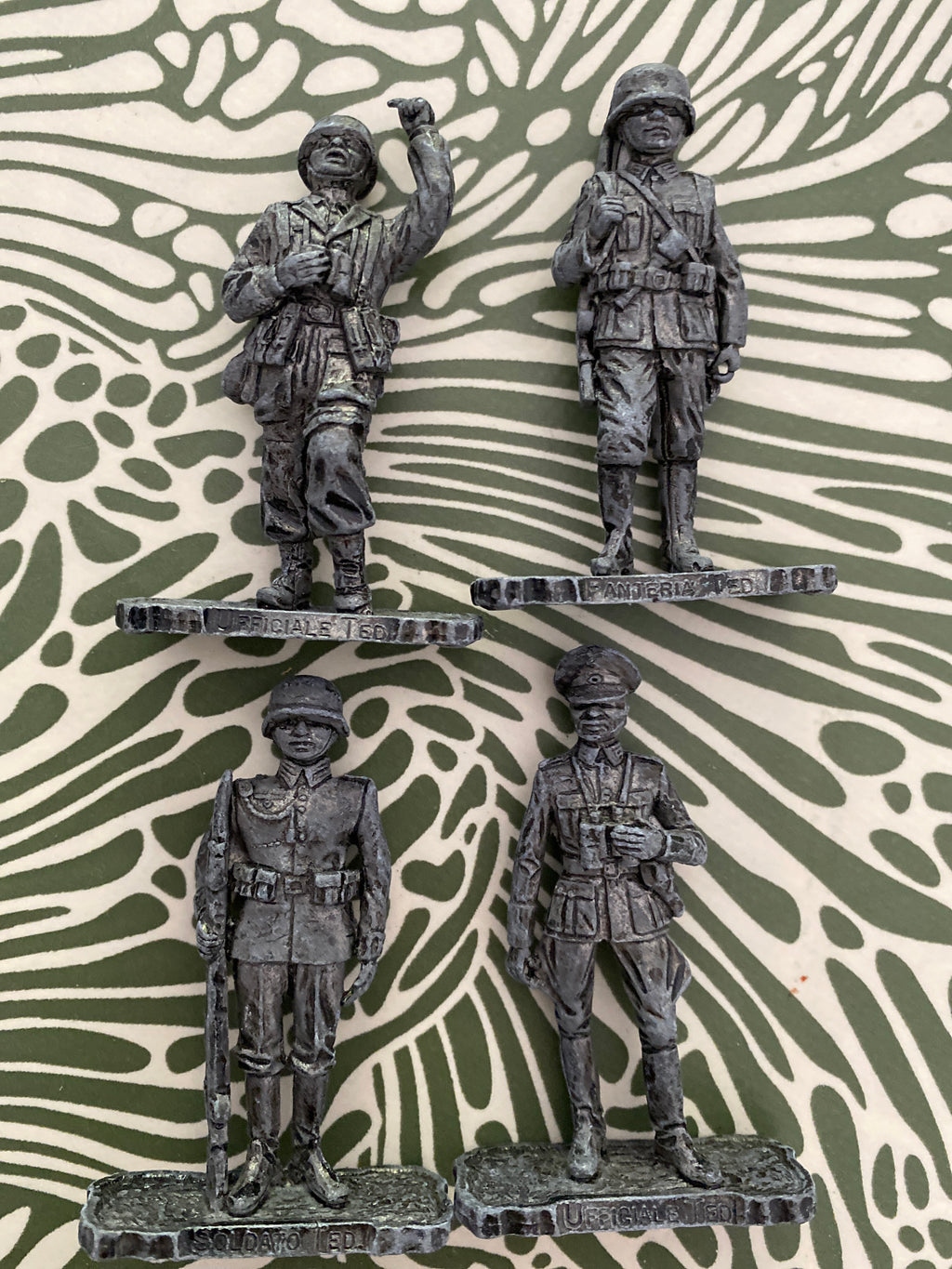 Figurines soldats allemands Lot de 4. En métal hauteur 6,5 cm. Soldato TED