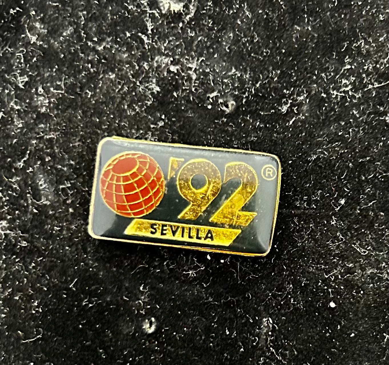 Pin’s ancien de collection Sévilla 92 exposition universelle