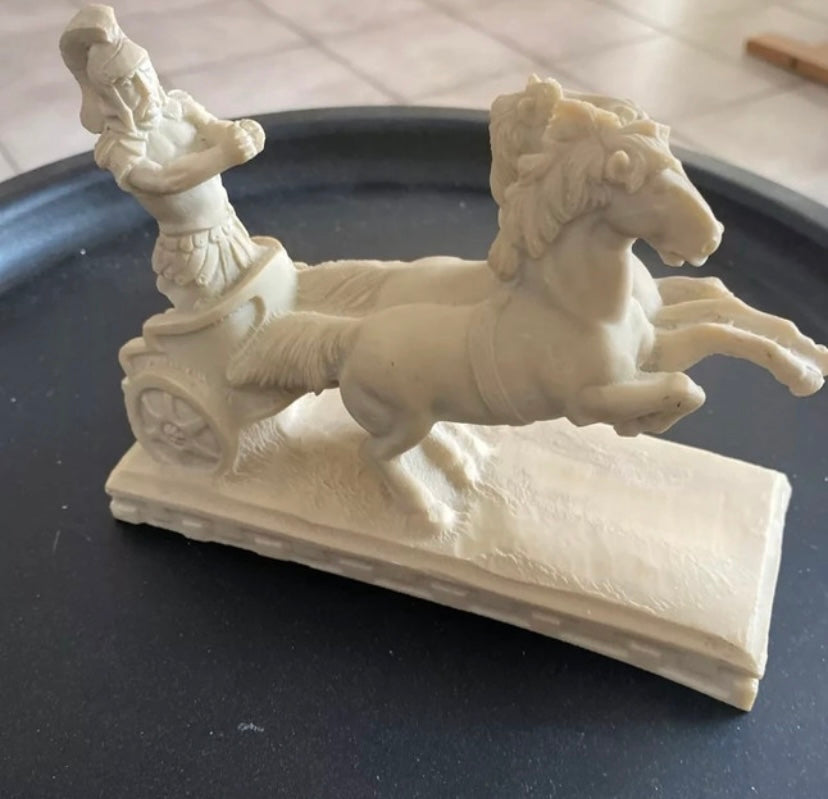 Figurine ancienne char charriot romain. Albâtre ?