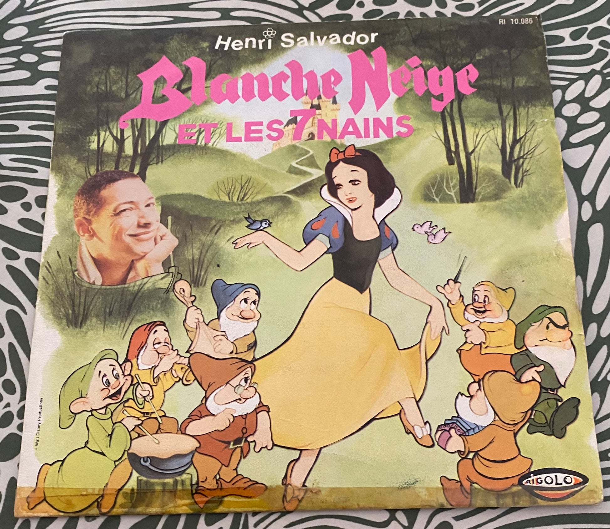 Disque vinyle 45 Tours Henri Salvador. Blanche Neige et les 7 nains