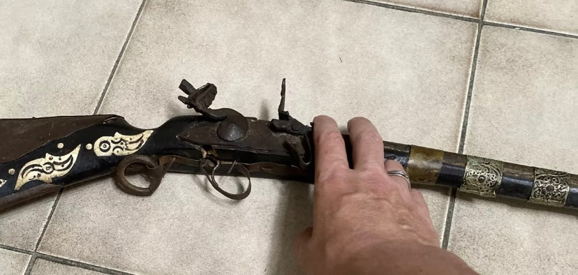 Jouet ? Objet de décoration fusil turc ou marocain du 19ieme bois et métal 53 cm