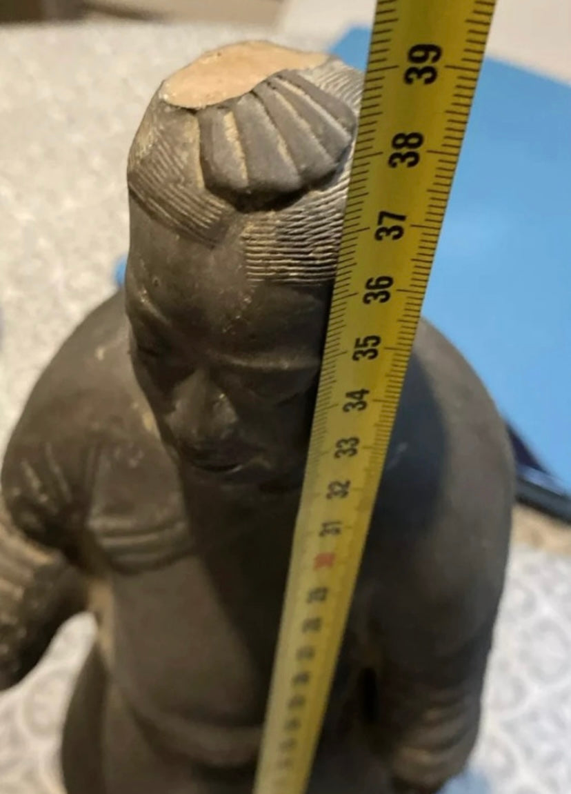 Statue ancienne soldats de pierre Chinoise de l’empire Quing Shi Huang hauteur 38 cm poids 2kg100