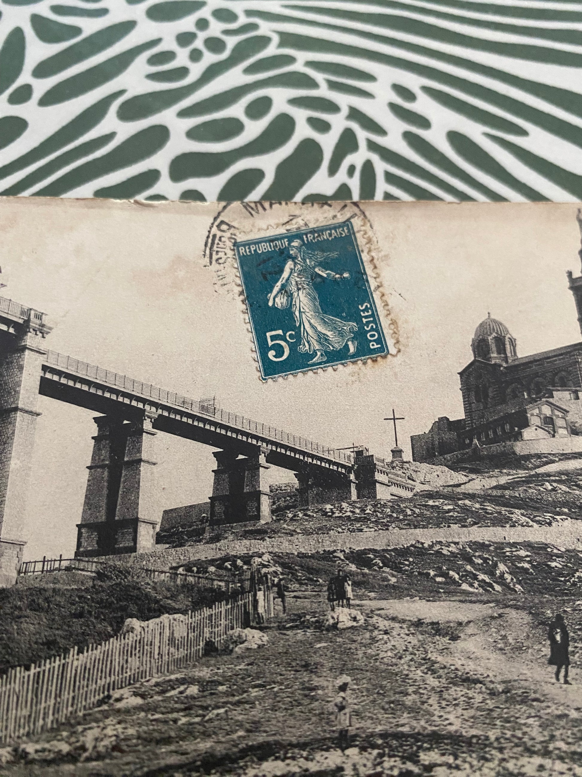 Carte postale ancienne. Marseille Notre dame de la garde. Les ascenseurs