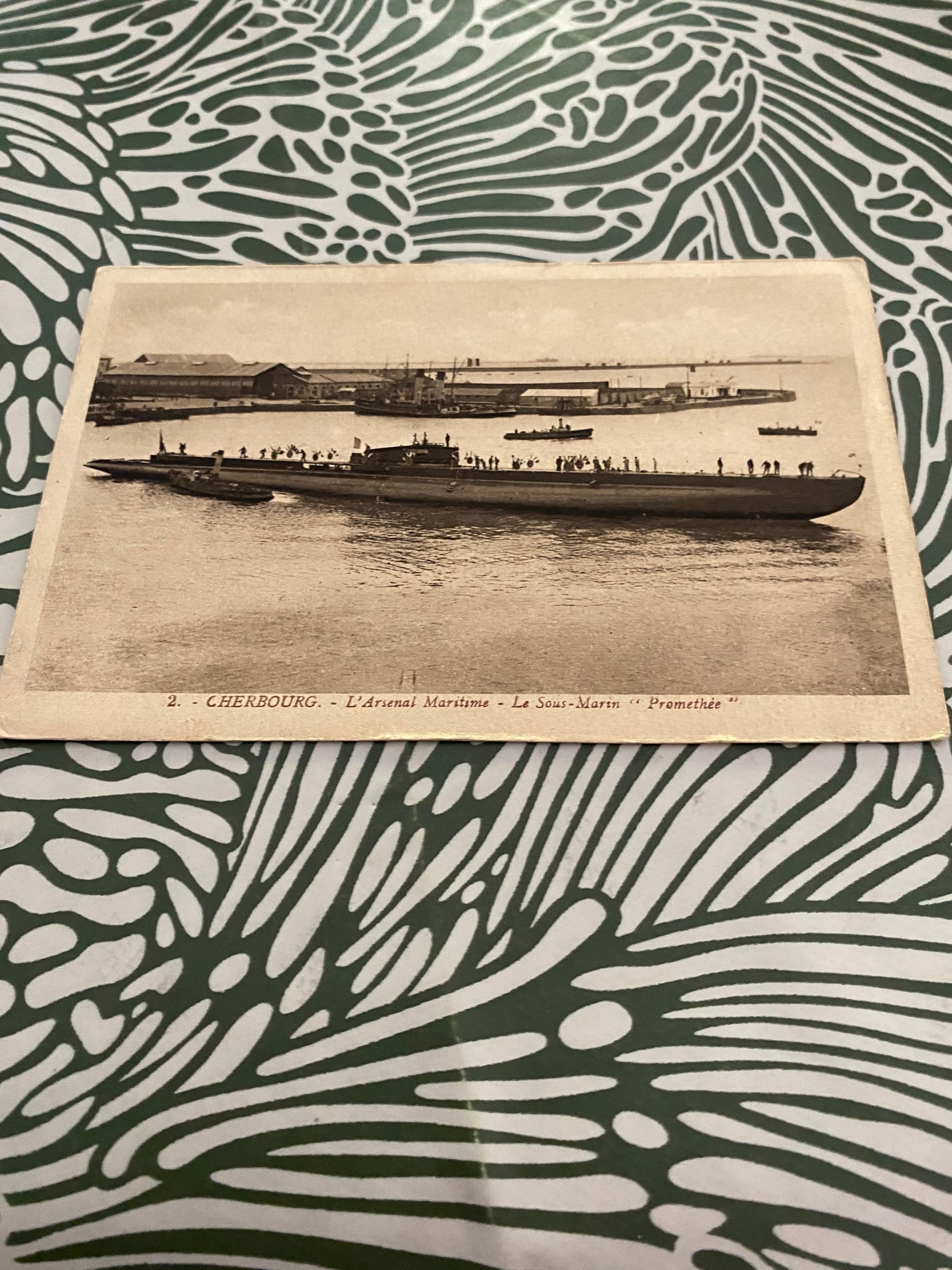 Carte postale Cherbourg. L’Arsenal Maritime. Le sous-marin Prométhée