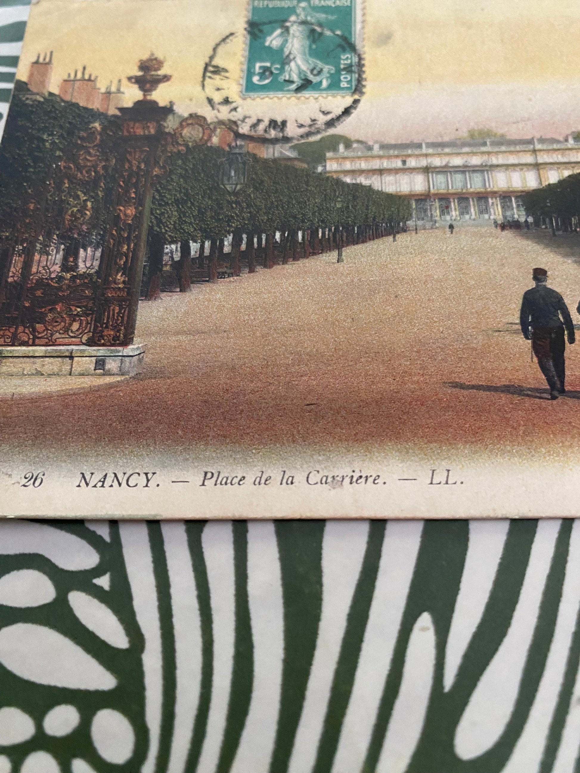 Carte postale ancienne. Nancy. Place de la carrière. LL