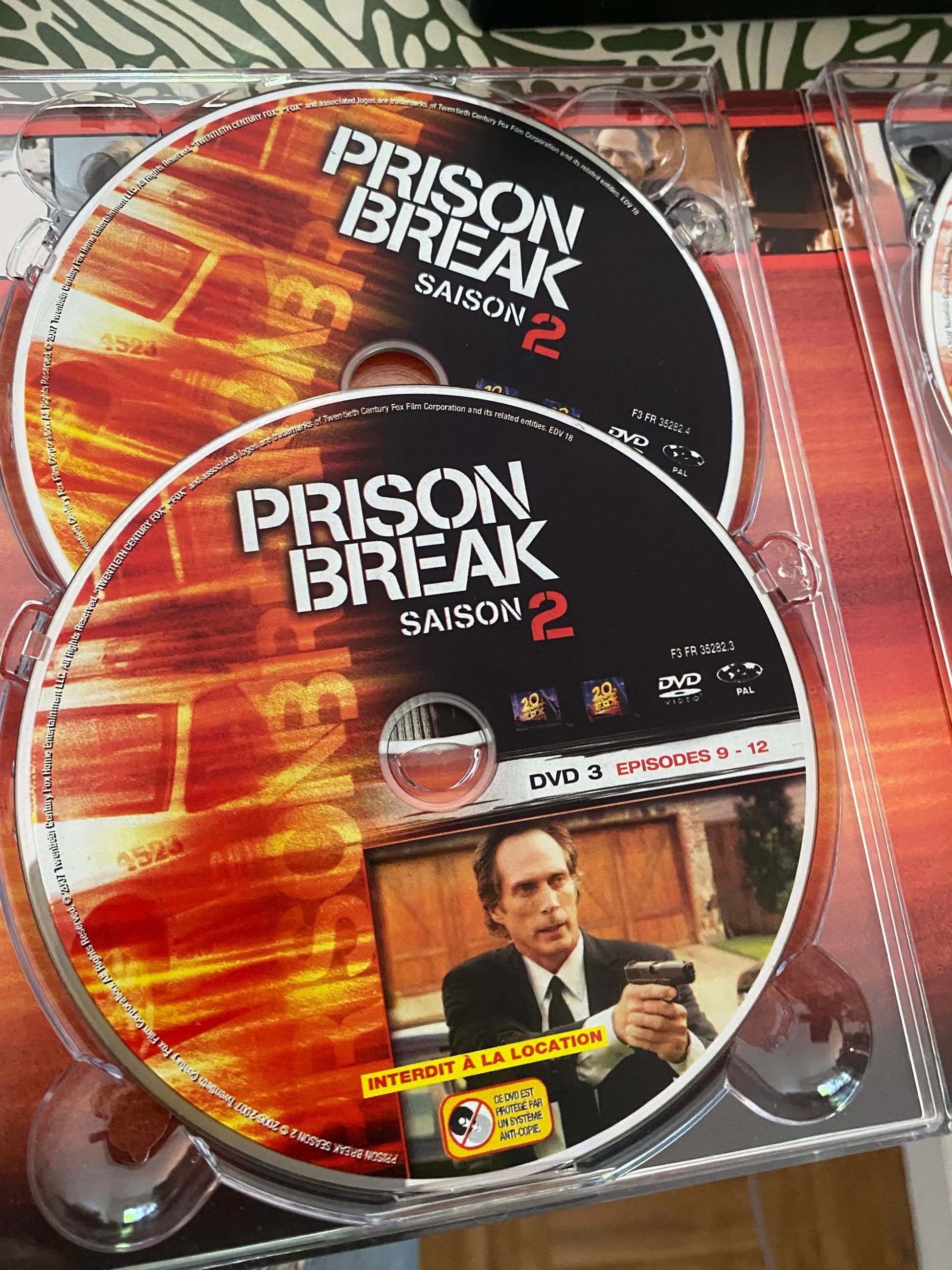 DVD coffret Prison Break saison 2. DVD x4