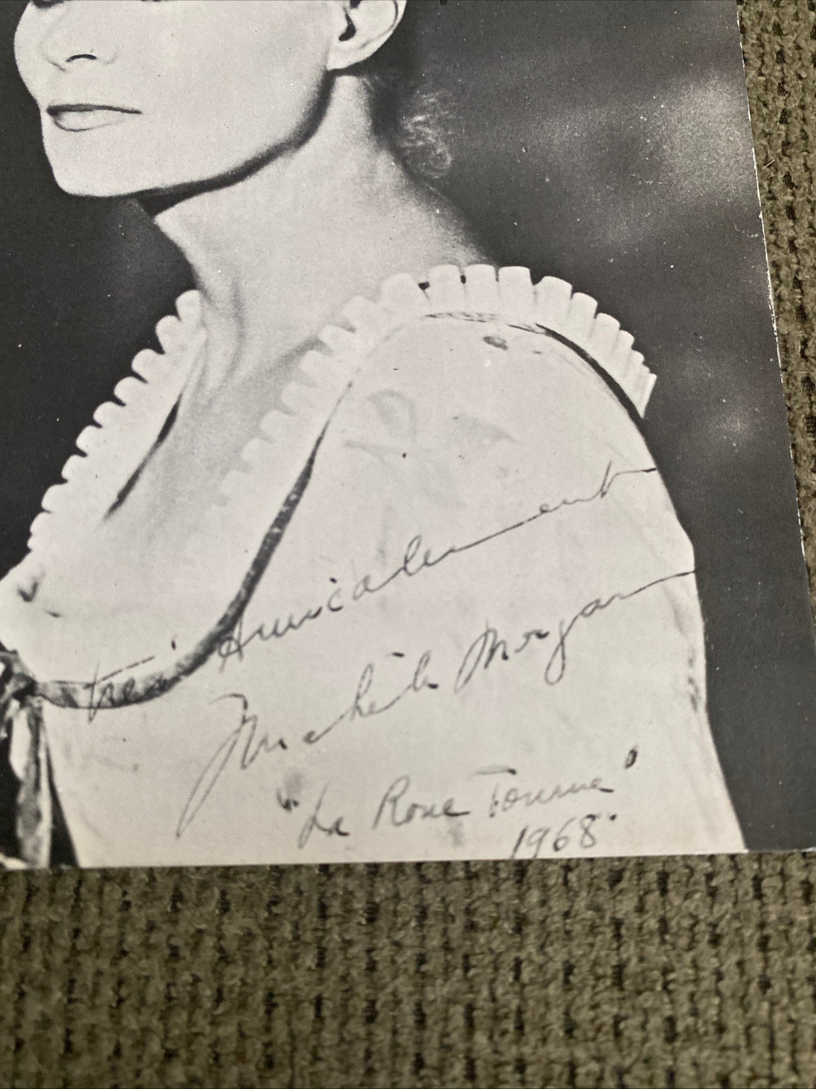 Carte postale carte promo dédicacée Michèle Morgan