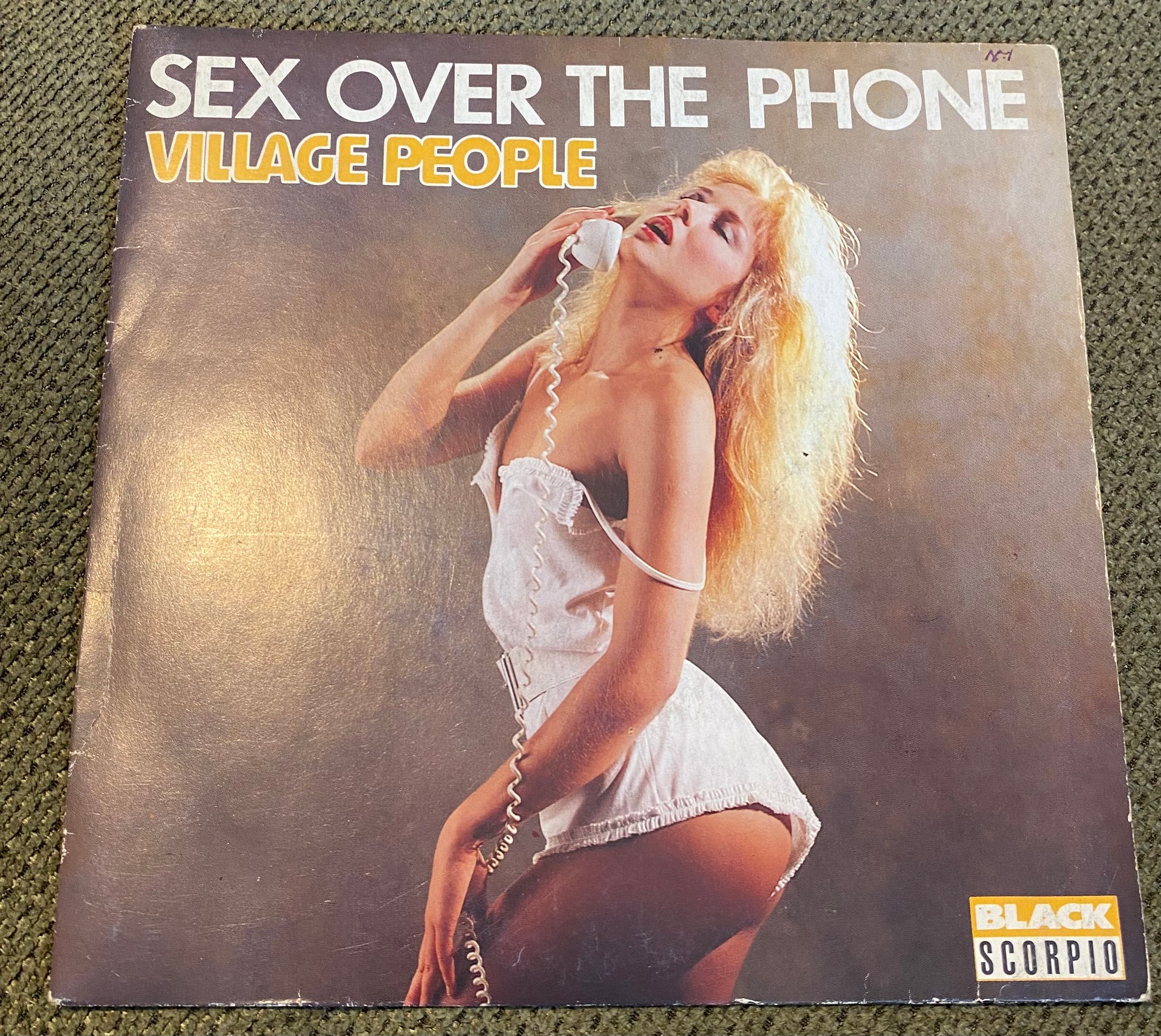 Disque vinyle 45 tours Village People Sex over the phone 1985