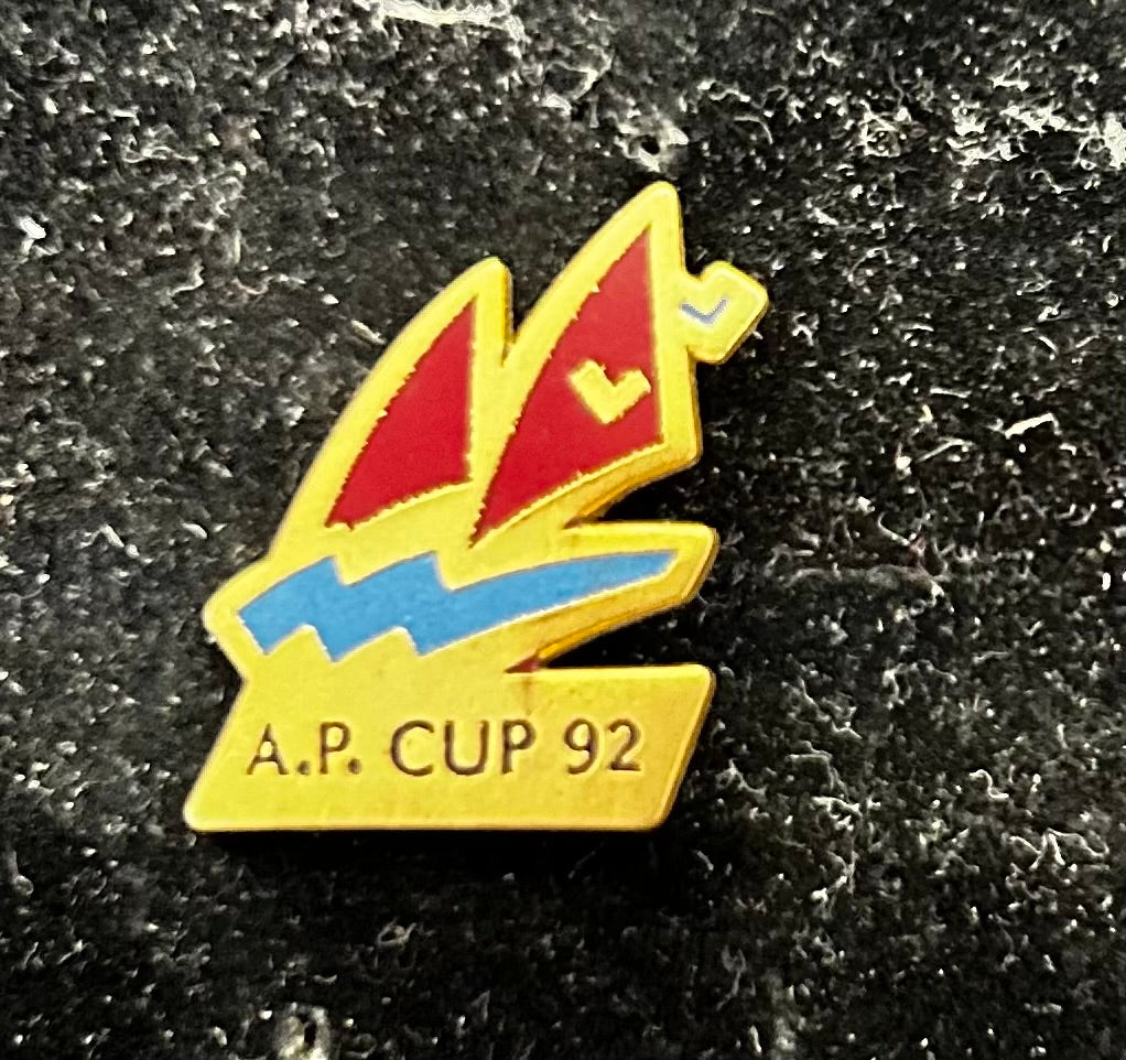 Pin’s vintage A. P. Cup 92