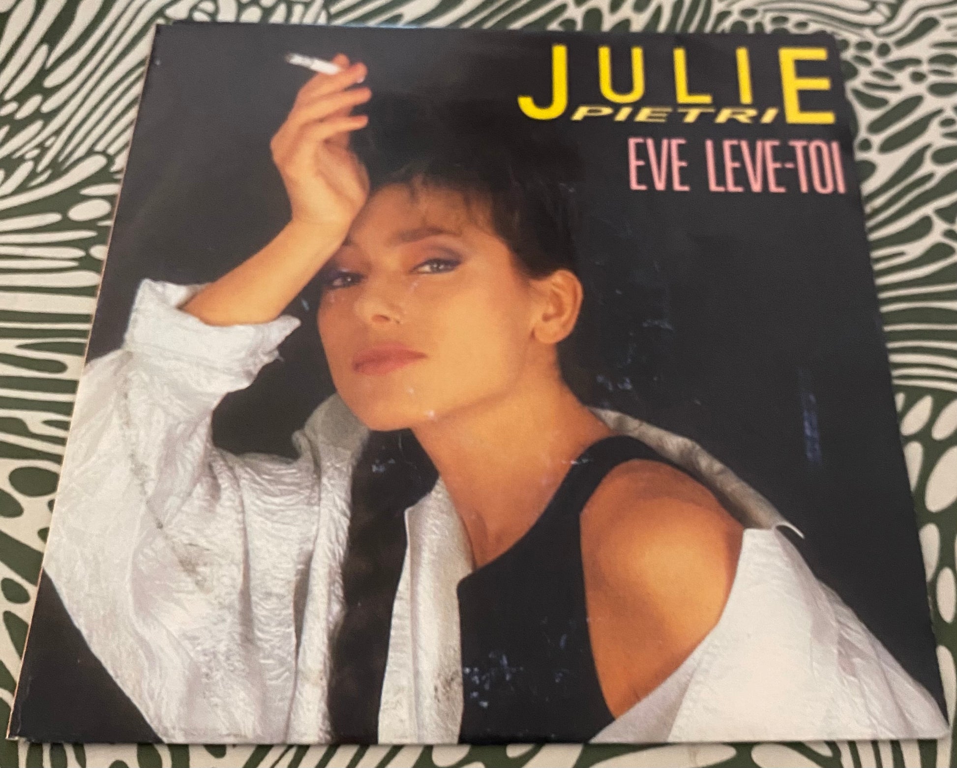 Disque vinyle 45 Tours Julie Pietrie. Ève lève toi.