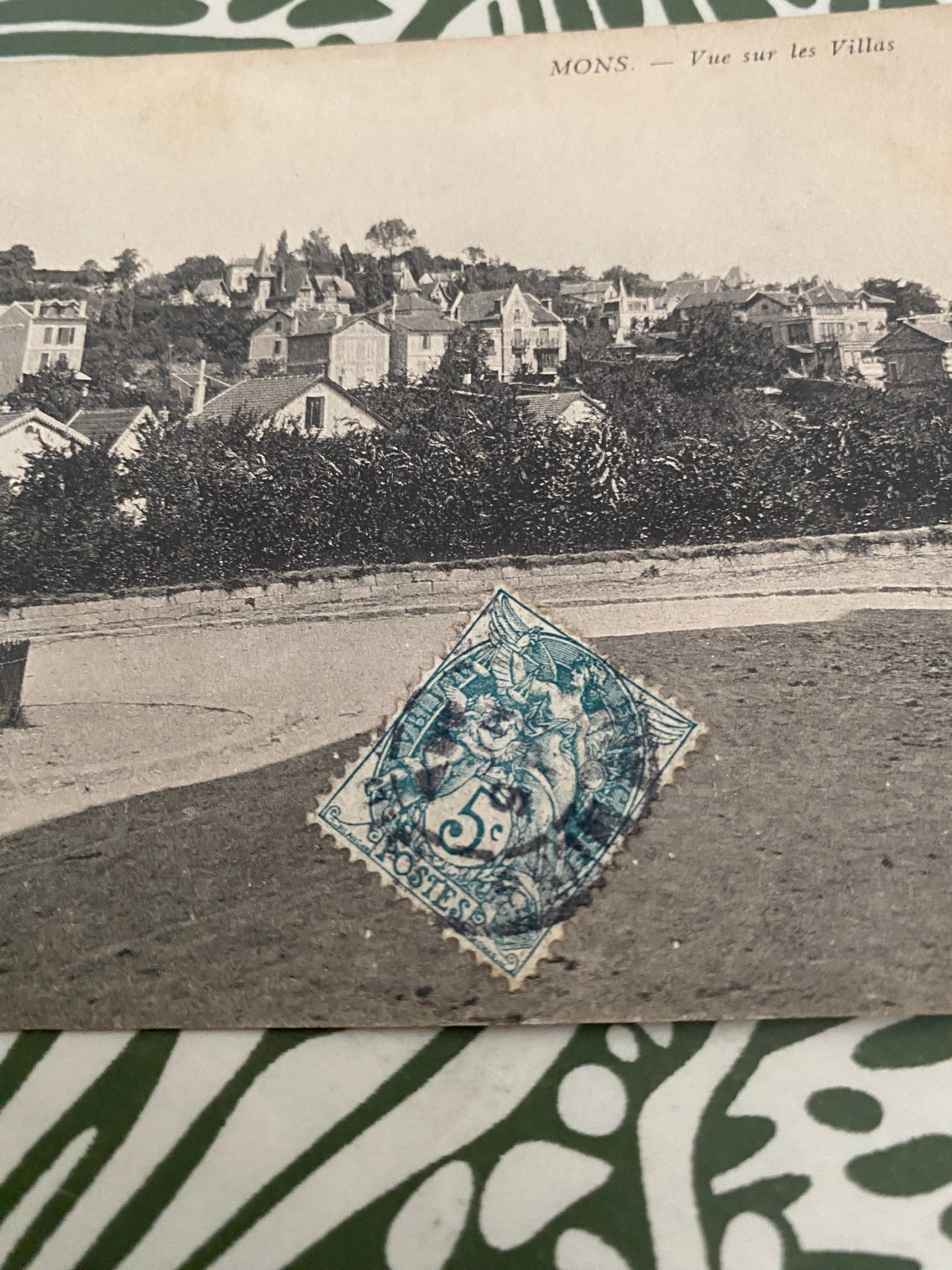 Carte postale ancienne Mons. Vu sur les villas.