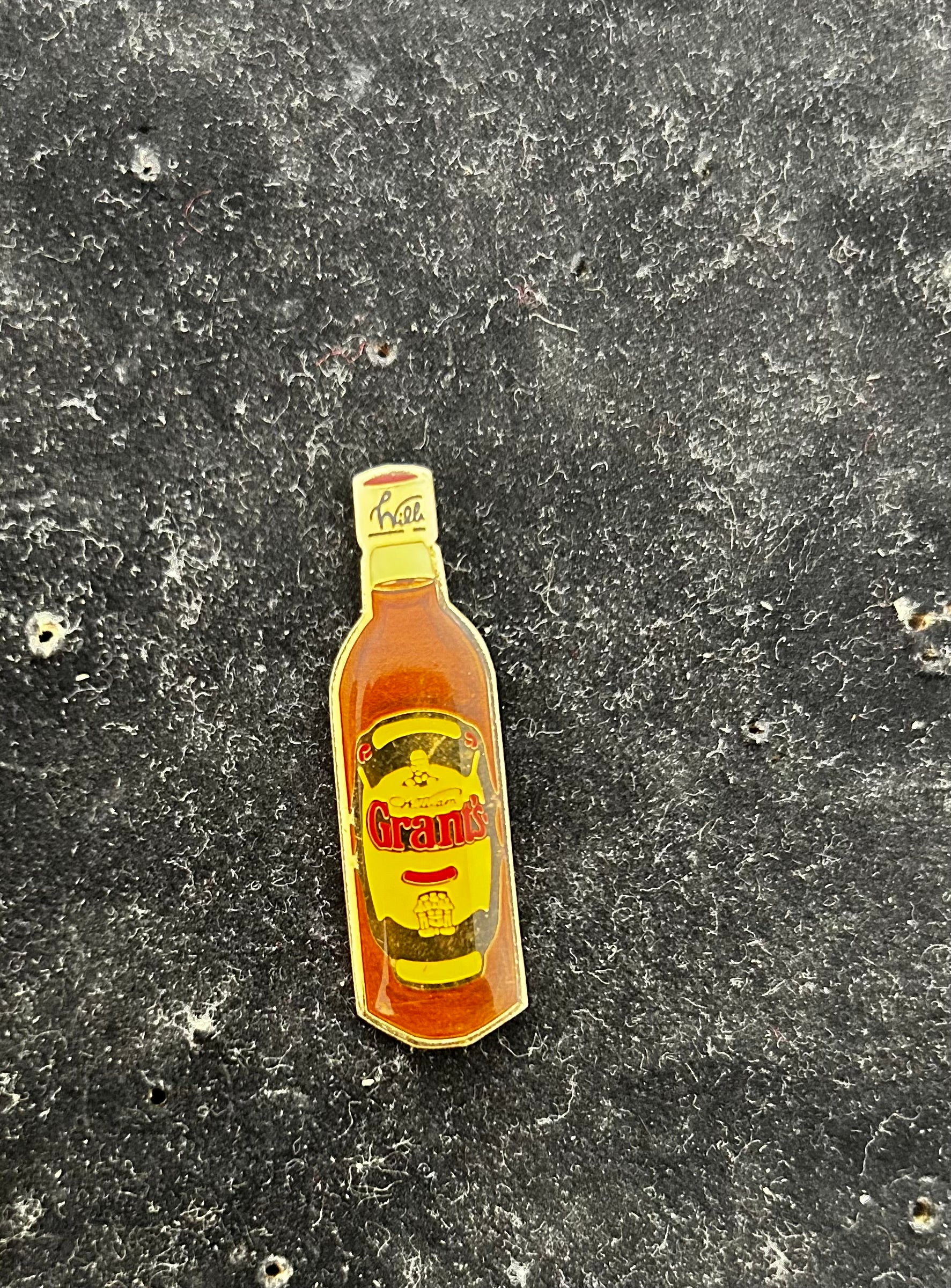 Pin’s de collection ancien whisky Grant’s