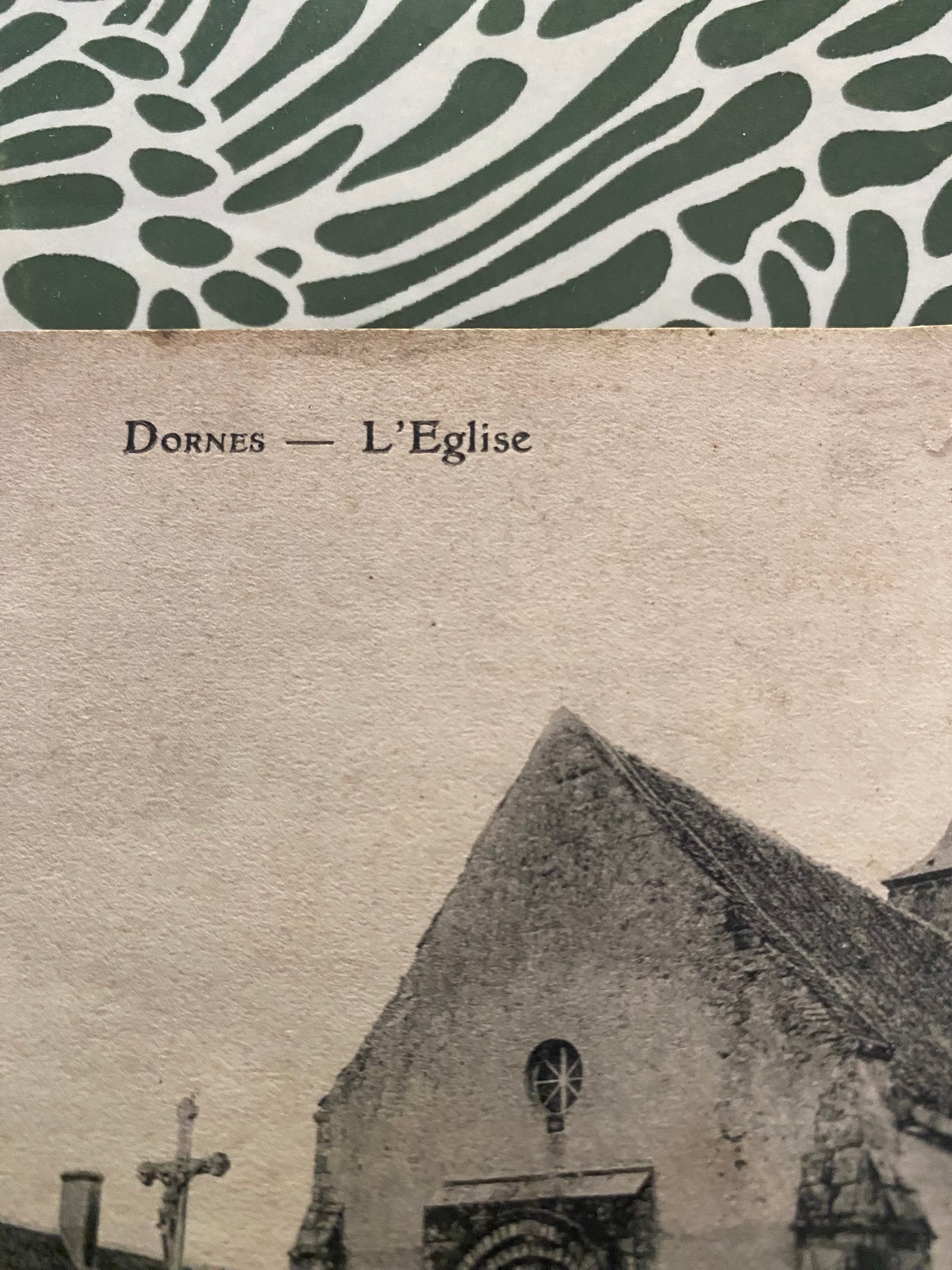 Cartes postales anciennes Dornes. L’église