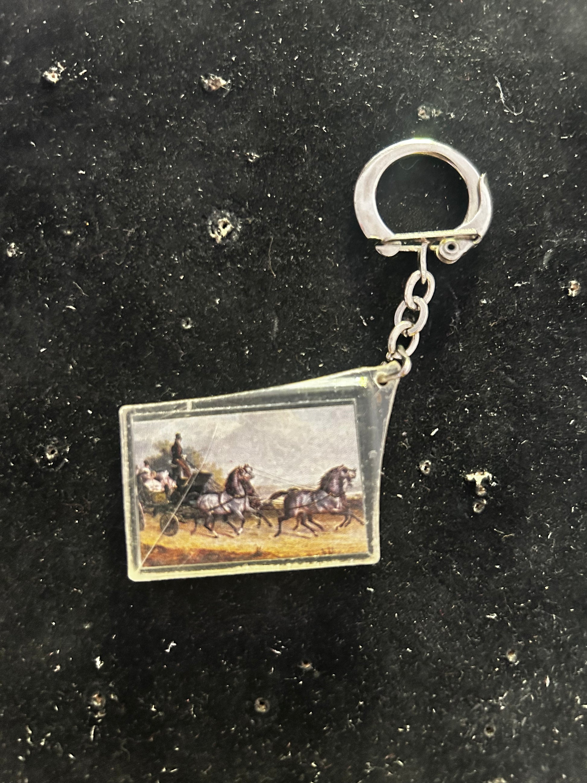 Porte clefs ancien Horace Vernet. La Calèche
