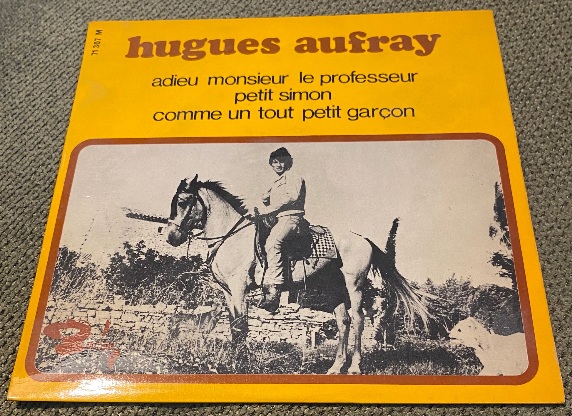 Disque vinyle 45 Tours Hugues Aufray. Adieu monsieur le professeur
