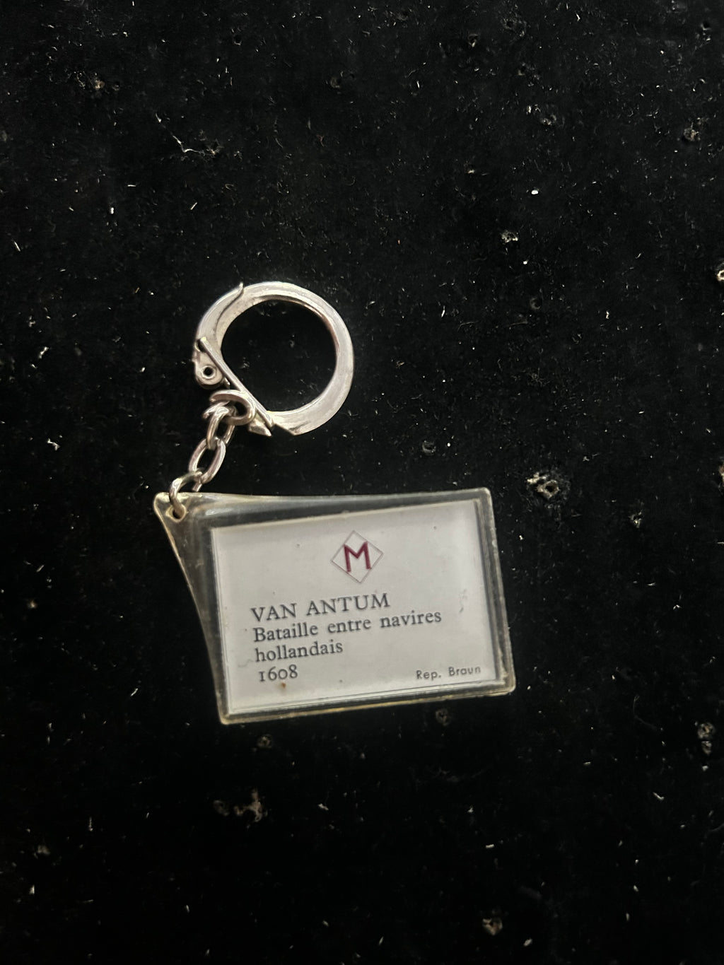 Porte clefs Van Antum. Bataille entre navires Hollandais 1608