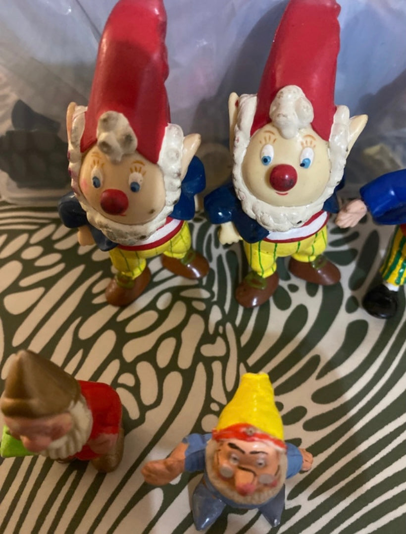 Figurines anciennes nains et autres Disney. Lot de 6