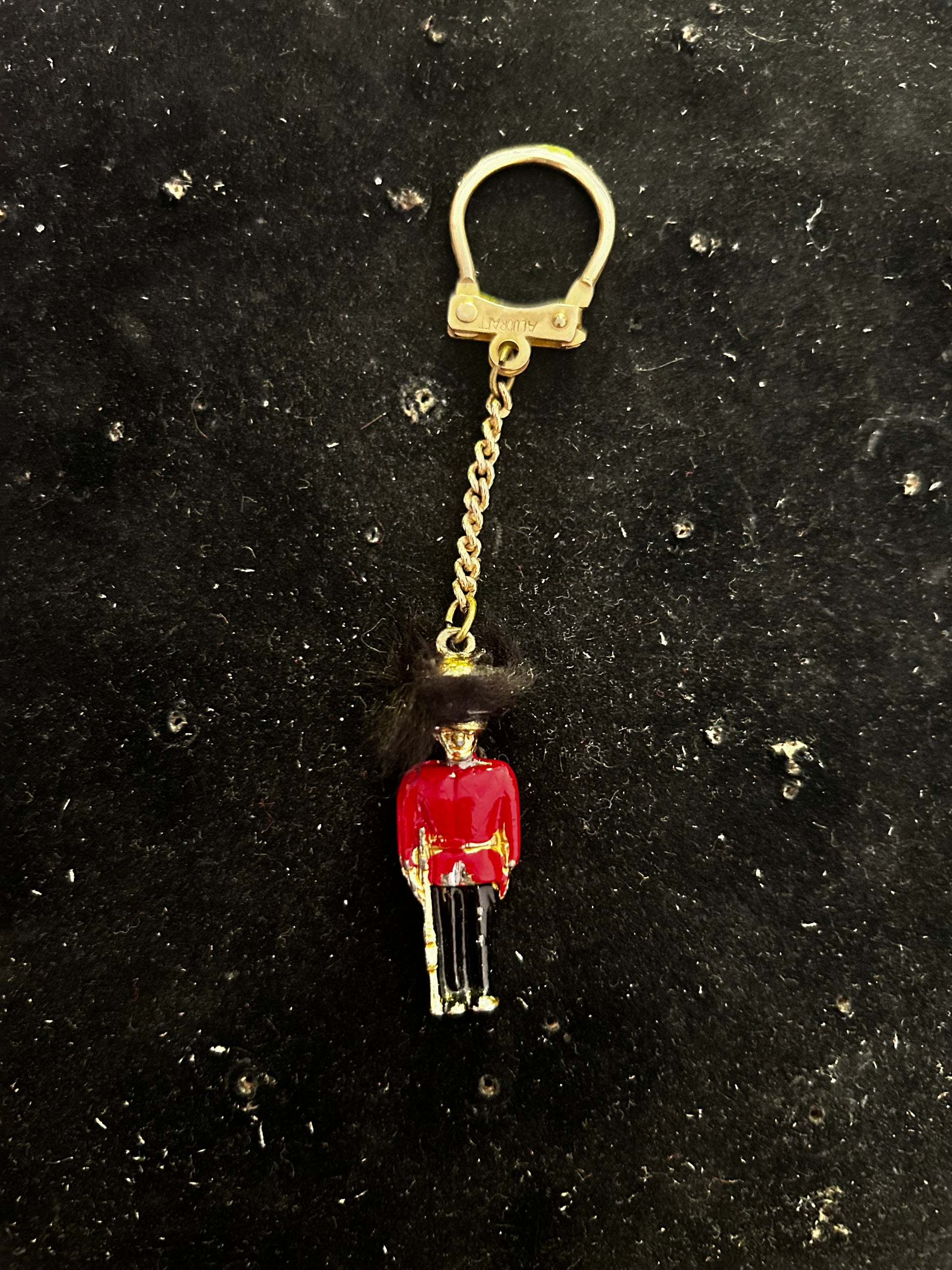 Porte clef figurine garde royale anglaise. En métal