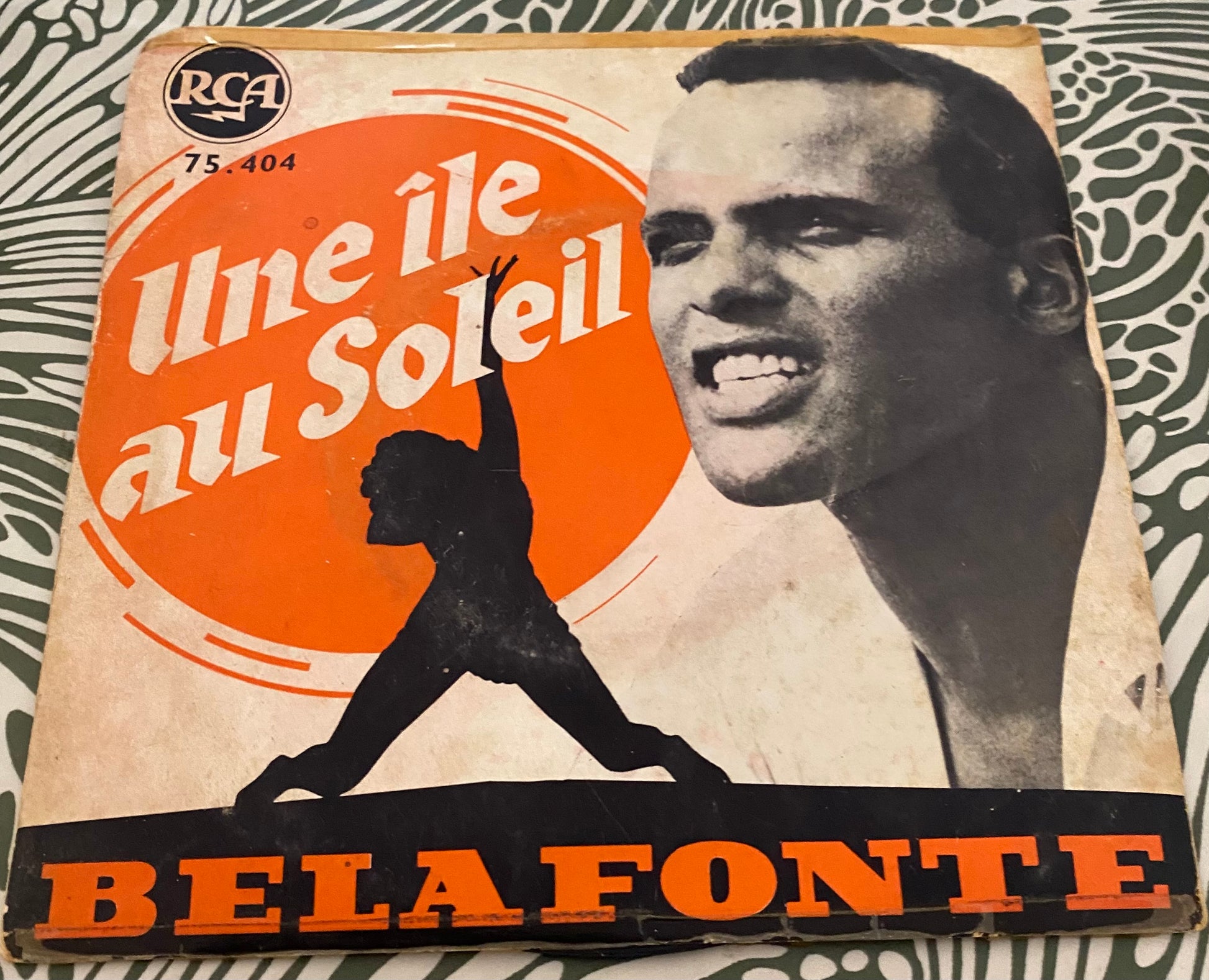 Disque vinyle 45 Tours Belafonte. Une île au soleil