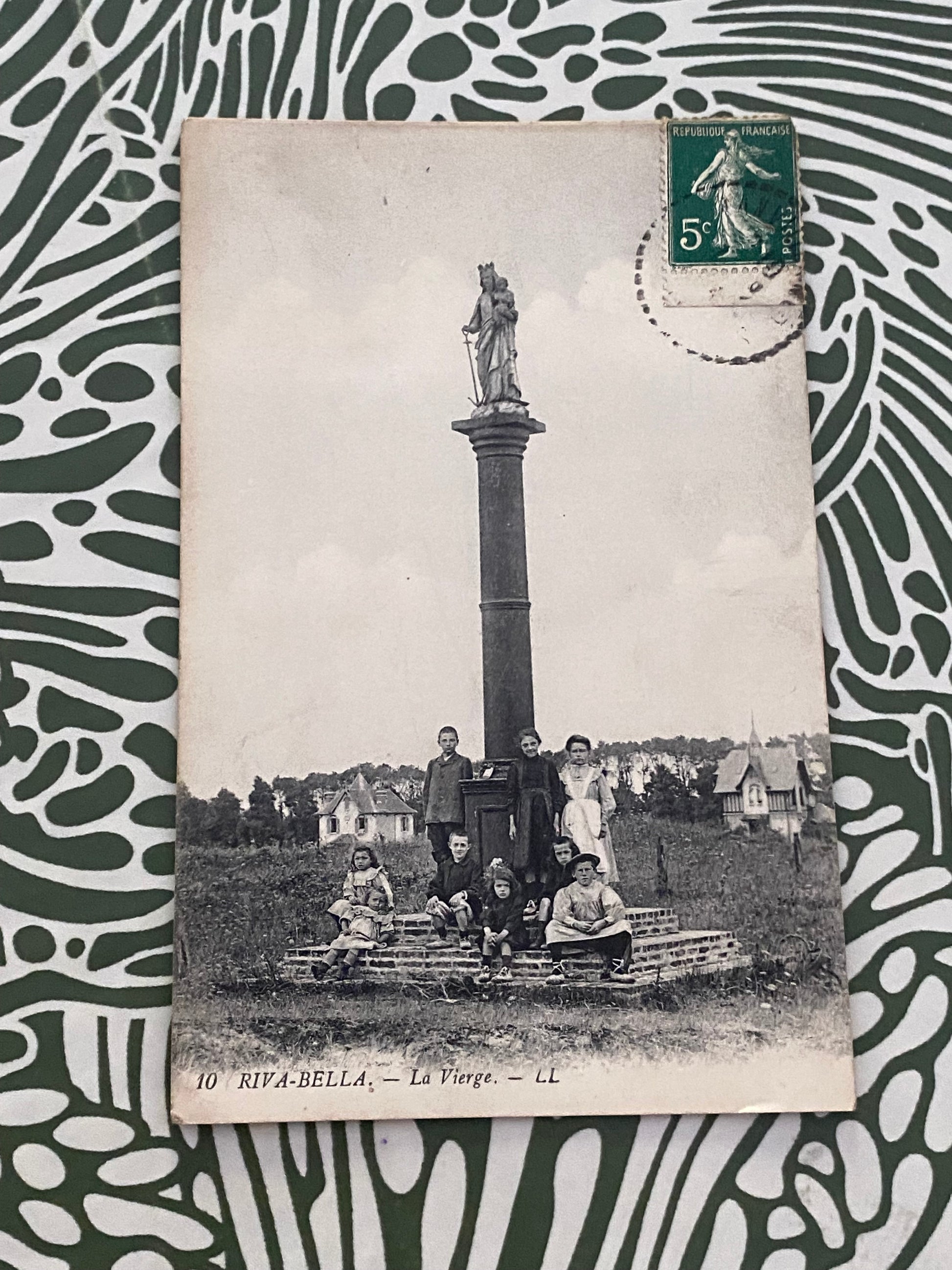 Carte postale ancienne. Riva-Bella. La vierge. LL